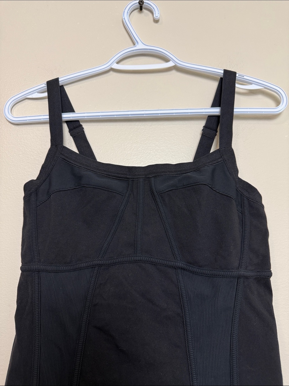 Lululemon Built-In Bra Tank TopSize 8 Adjustable Straps - Picture 4 of 7